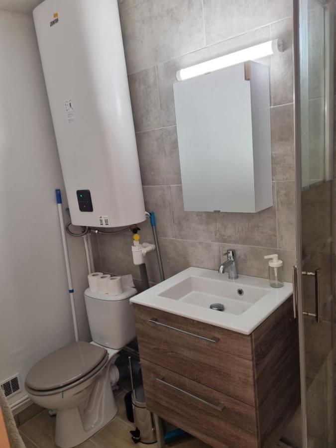 Charmant Studio Neuf 150M Plage Sur Avenue Principale Climatise Et Parking Cavalaire-sur-Mer Dış mekan fotoğraf